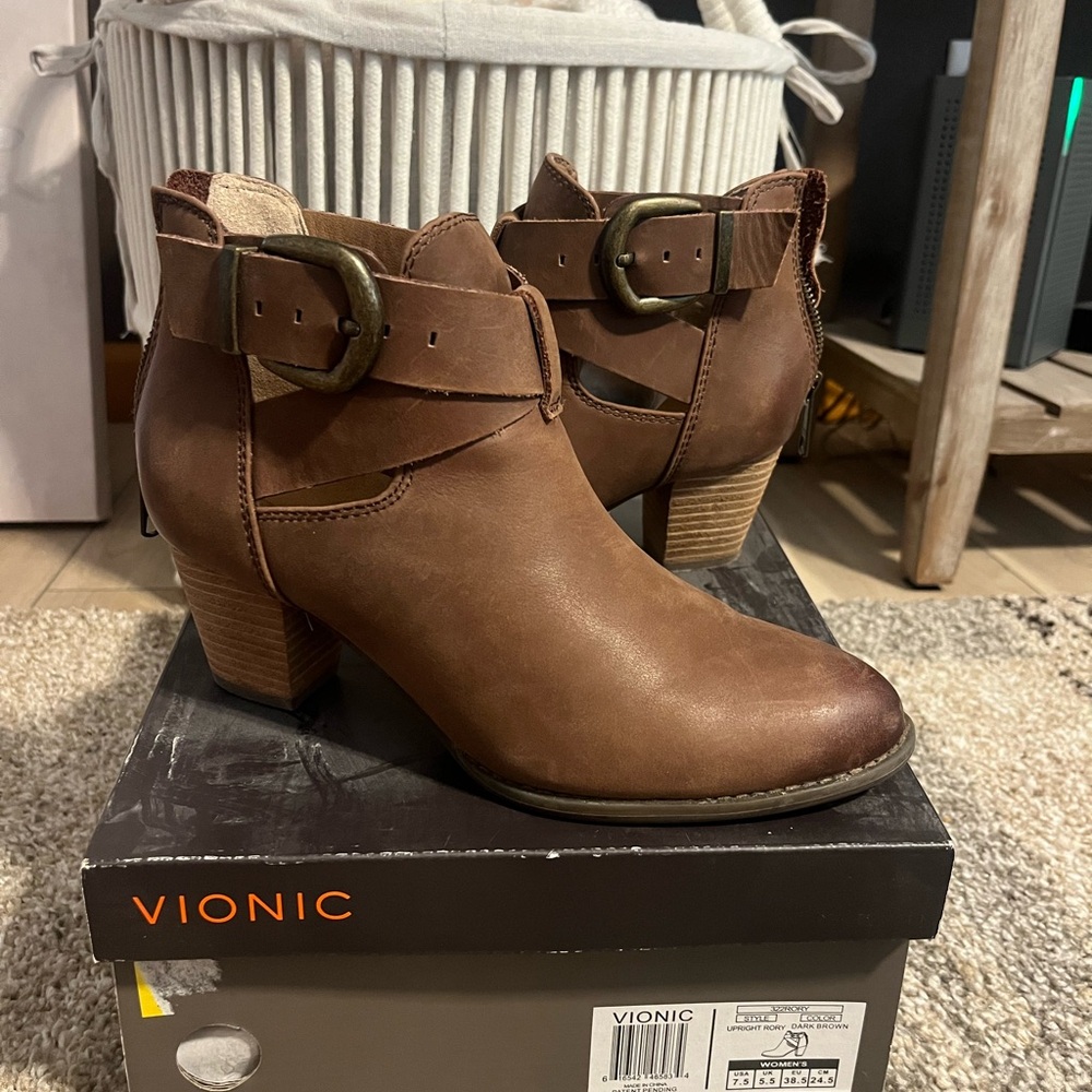 Vionic Women's Chestnut Ankle Booties